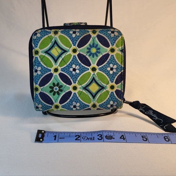 Vera Bradley Daisy Daisy Lime Green & Blue Geometric Bifold Wallet - Picture 2 of 9